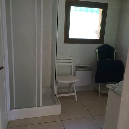 T2 Independant Dans Mas Isole Sainte-Maxime