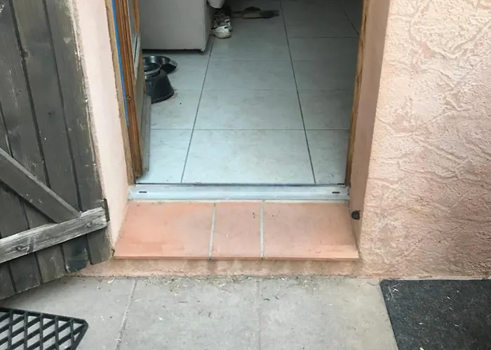 T2 Independant Dans Mas Isole Apartamento