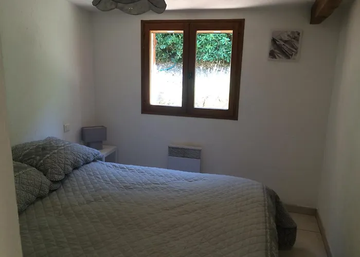 T2 Independant Dans Mas Isole Apartment *