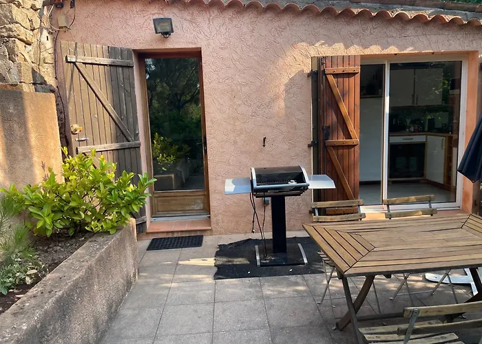 T2 Independant Dans Mas Isole Apartamento